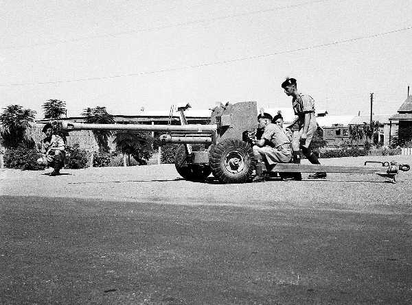  1LF  1951  Moascar Minden Camp Ismalia Anti Tank Pln  !7 Pdr826